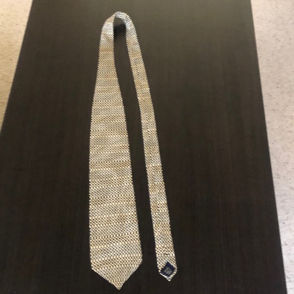 Ottimo Uomo 100% silk tie 55 1/2 inches long EUC!! - Picture 1 of 12